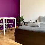 Parysa Hostel *