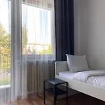 Hostel Parysa *