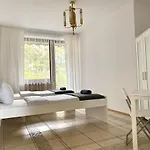 Parysa Hostel *