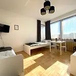 Parysa Hostel *