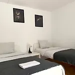 Hostel Parysa