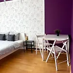 Parysa Hostel