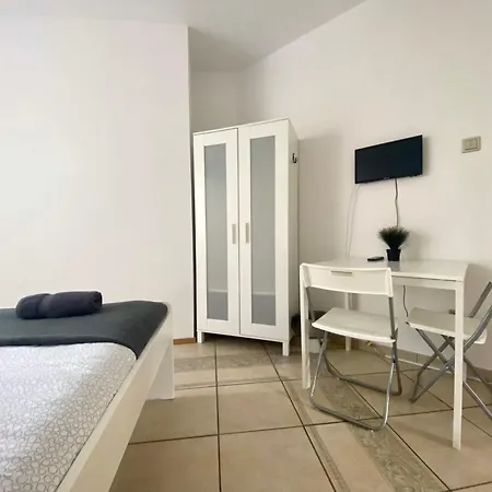 Hostel Parysa