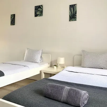 Parysa Hostel Λούμπλιν